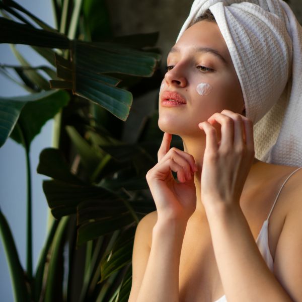 How to Layer Snail Mucin in Skincare Routine