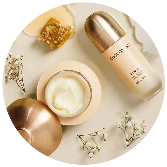 kiyingan ayollar yalangoch erkak