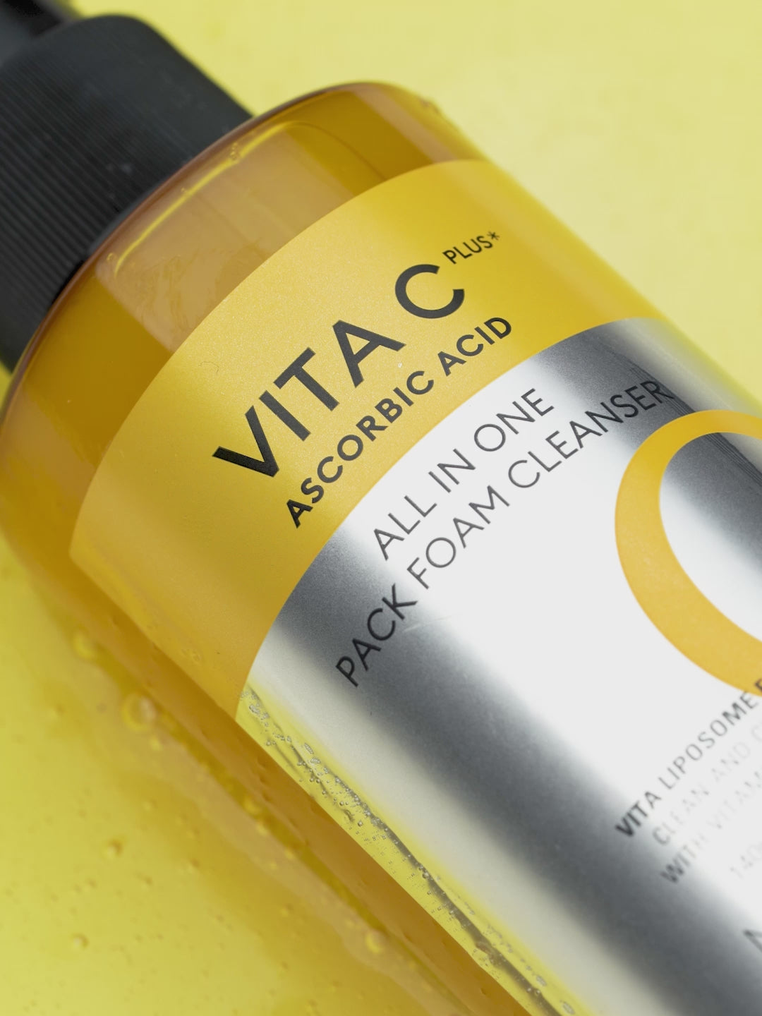 Vita C Bubble Foam Cleanser Pouring Texture